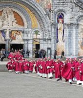 De bisschoppen van Frankrijk onlangs na een dienst in een basiliek van Lourdes. © Belga Image