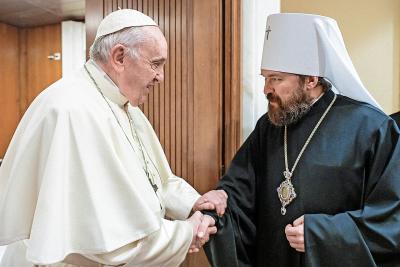 De intussen ontslagen metropoliet Hilarion van Volokolamsk in december bij de paus.  © KNA-Bild