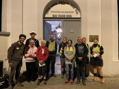 Elk jaar begin september trekt een groep bedevaarders vanuit Sint-Niklaas naar Halle. © Broederschap OLV van Halle in Sint-Niklaas