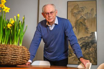 Herman Van Rompuy ontdekte de christelijke meditatie aan het begin van de corona lockdown en mediteert nu dagelijks een kwartier. ‘Ik ben een amateur’, relativeert hij. © Frank Bahnmüller