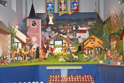 In de Sint-Pancratiuskerk in Waasmont verandert het priesterkoor in een miniatuurdorp. © Parochie Sint-Pancratius