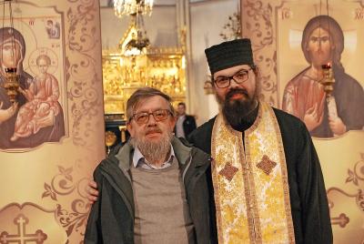 Jan Van Rompuy en pope Gabriel in de Heilig Hartkerk, de thuis van de Roemeens-orthodoxe gemeenschap. © Filip Ceulemans