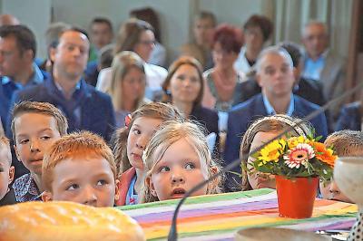 De eerste communie biedt kansen tot samenwerking tussen school en parochie. © Mon Rotthiers