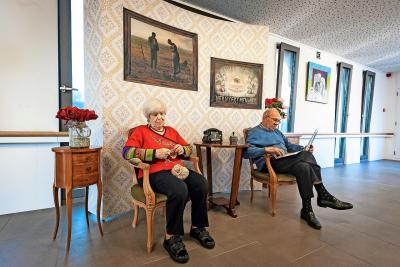 In de kamers kunnen de bewoners tot rust komen en een moment van herkenning beleven. © Cel Fotografie Stad Brugge
