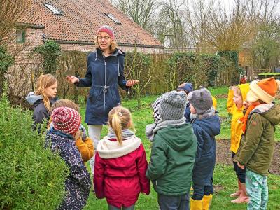 Deze zomer trok Ann Vandenbossche opnieuw met kinderen op verhalenkamp. © Nele Buyse