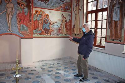 Joris Van Ael voorzag vijftig vierkante meter parochiekerk van fresco’s. © Bertrand Goethals
