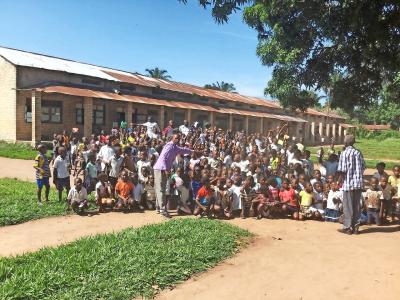 Congolese kinderen krijgen straks een nieuwe school dankzij Limburgse steun. © Moninga vzw