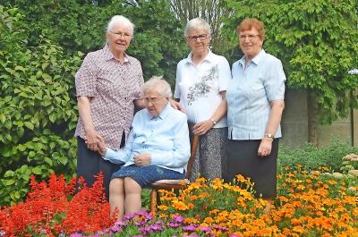 De congregatie bestaat 250 jaar, een reden om deze zusters in de bloemen te zetten. © Tony Dupont