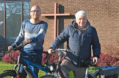 Johan Van de Beek (links) en priester Eddy Ghijsens vormen een tandem in de pastorale eenheid Sint-Vincentius. © Tony Dupont