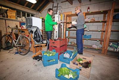 Bij Voedselteams, zoals dit in Heverlee, kopen burgers rechtstreeks bij boeren. © Mine Dalemans
