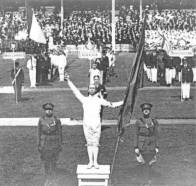 Onze landgenoot Victor Boin legde in 1920 de eerste de Olympische eed af. © Sportimonium