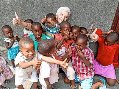 Zuster Lieve Van Wijmeersch trekt zich het lot aan van zo’n driehonderd weeskinderen. © Lieve Van Wijmeersch