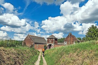 Het Bierbeeks Boerenbuitenpad voert langs hoeves en door heerlijke landschappen. © Luk Vanmaercke