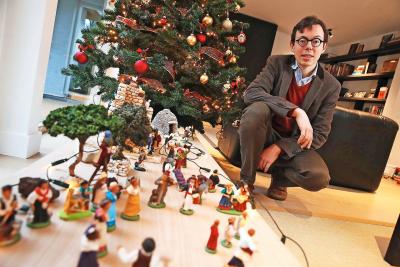 Van Nuffelen: „De kerstboom dateert niet uit de Germaanse tijd, maar uit het Duitsland van de zestiende eeuw.” © Kristof Ghyselinck