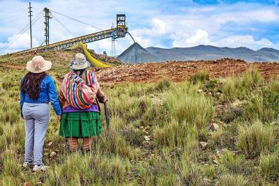 De kopermijn van Glencore in Espinar, in de Andes, brengt zware metalen in het oppervlaktewater. © Broederlijk Delen